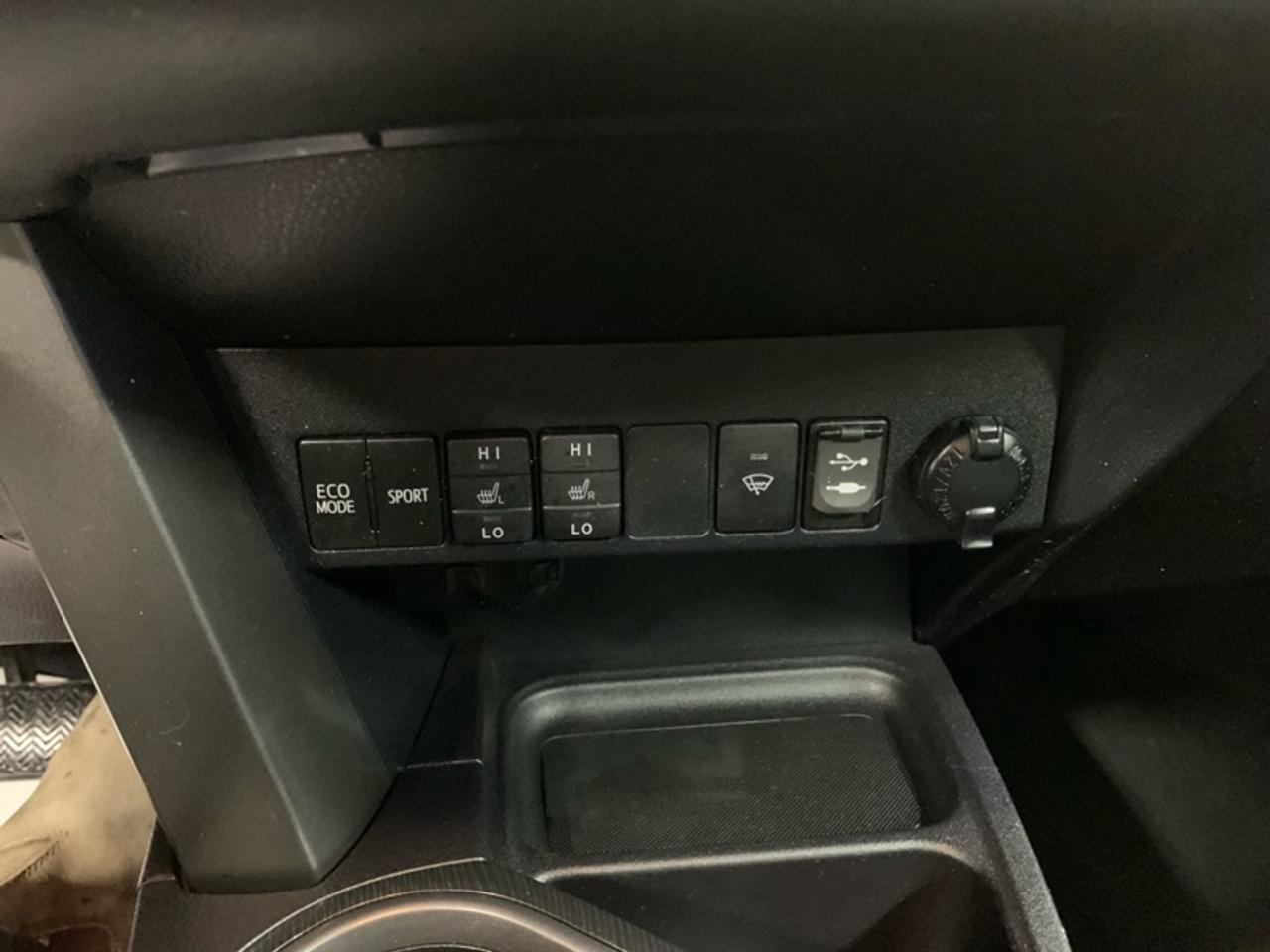 2018 Toyota RAV4 AWD SE  - Navigation -  Sunroof Photo