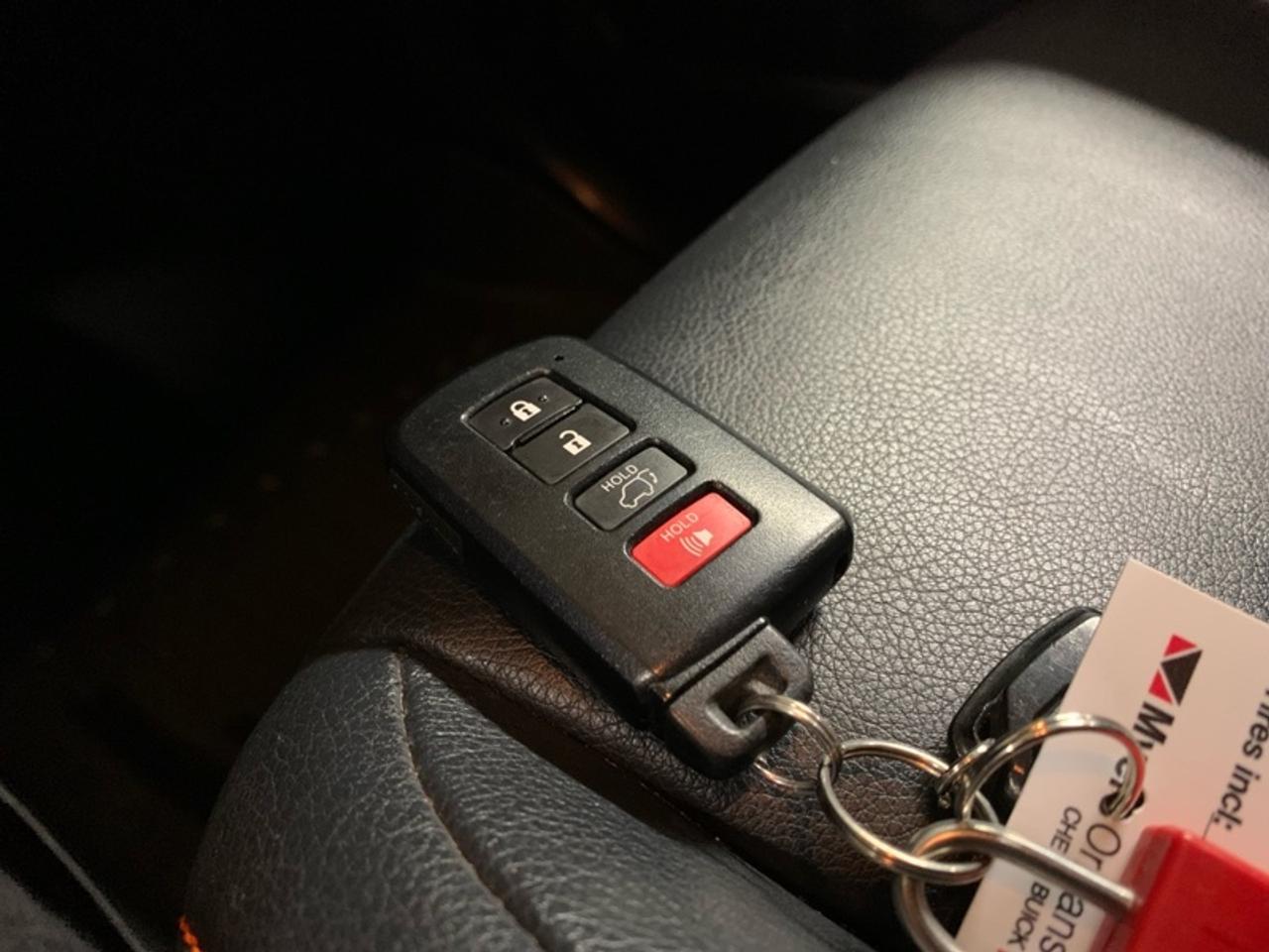 2018 Toyota RAV4 AWD SE  - Navigation -  Sunroof Photo