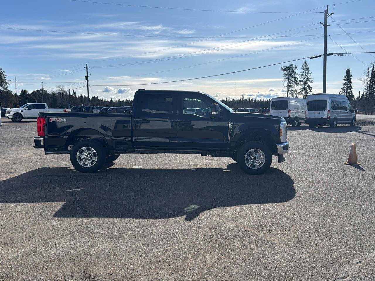 2026 Ford Super Duty F-250 XLT Photo3