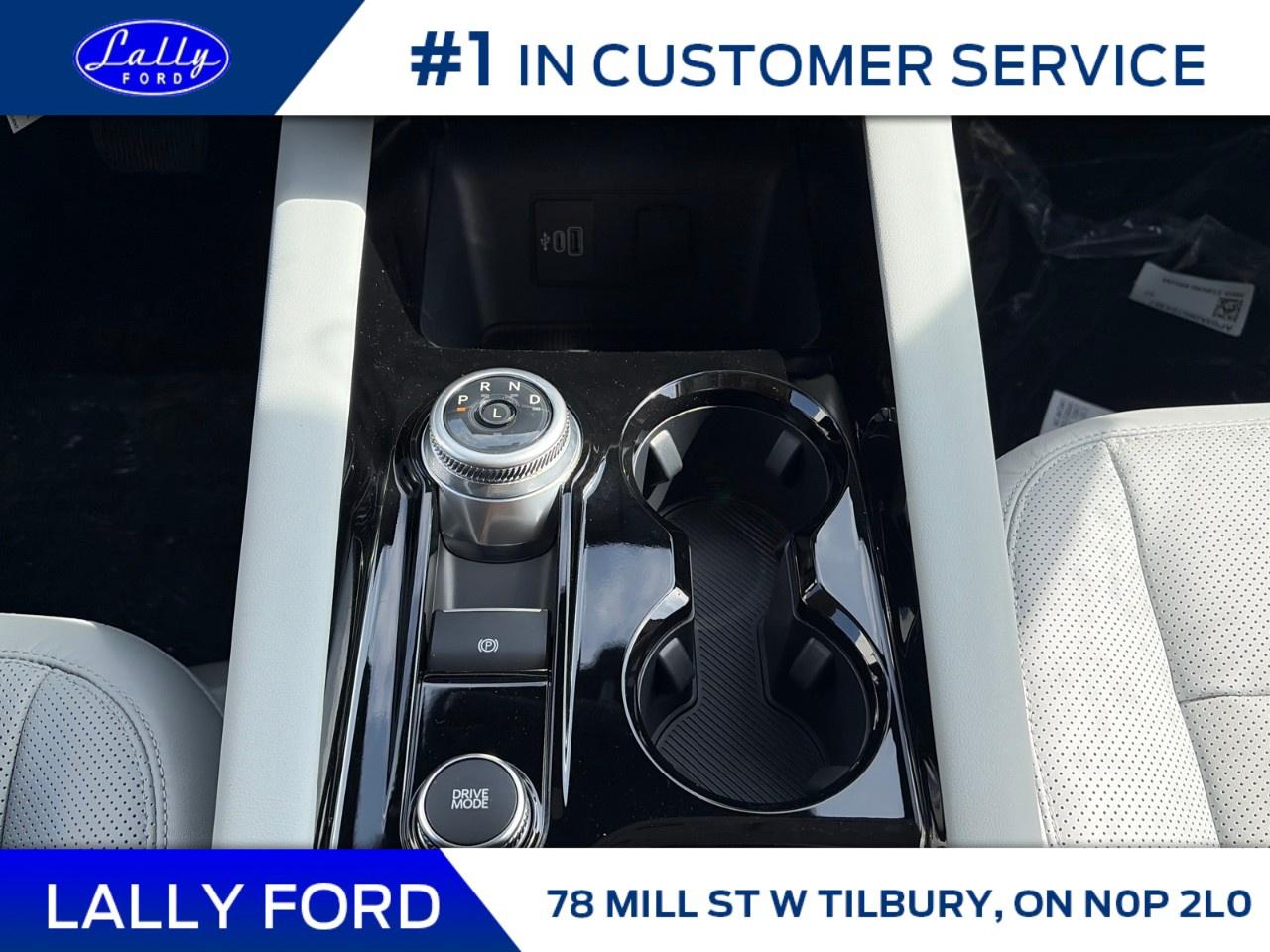 2026 Ford Explorer Platinum 4WD Photo