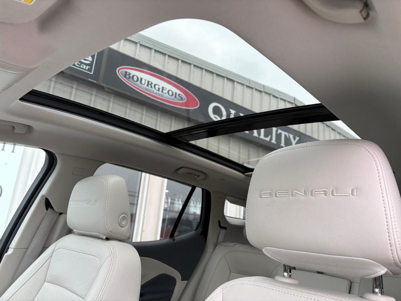 2023 GMC Terrain AWD Denali Photo