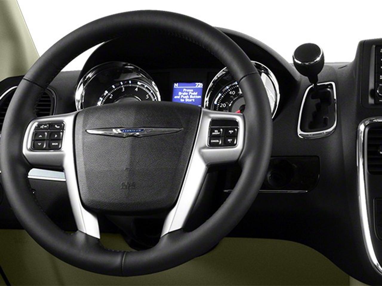 2013 Chrysler Town & Country 4DR WGN TOURING Photo4