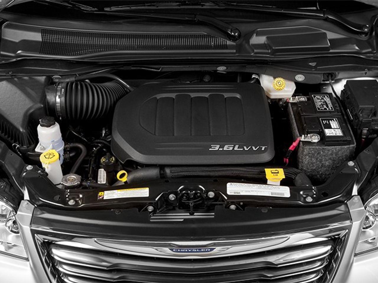 2013 Chrysler Town & Country 4DR WGN TOURING Photo