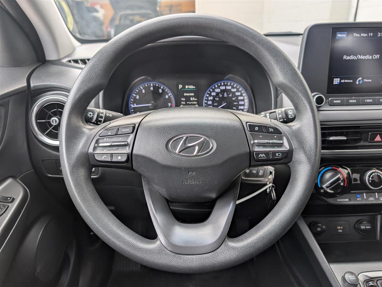 2022 Hyundai KONA ESSENTIAL AWD - REV CAM - HTD SEATS Photo