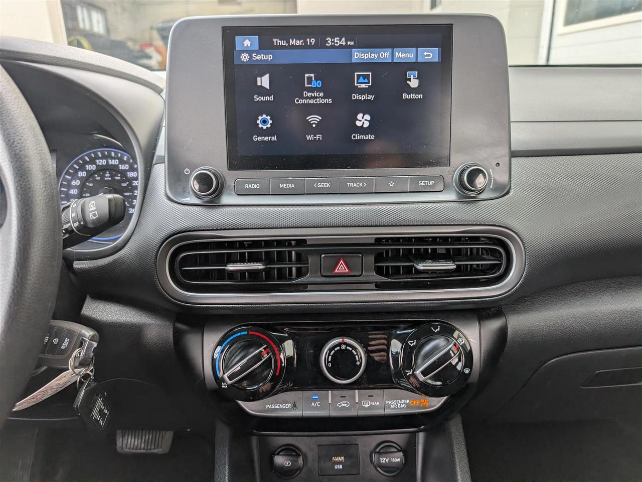 2022 Hyundai KONA ESSENTIAL AWD - REV CAM - HTD SEATS Photo