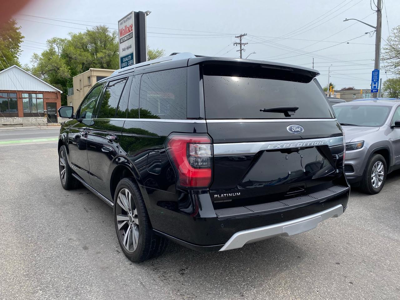 2021 Ford Expedition Platinum | 4WD | PANO ROOF | 8-Passenger Photo