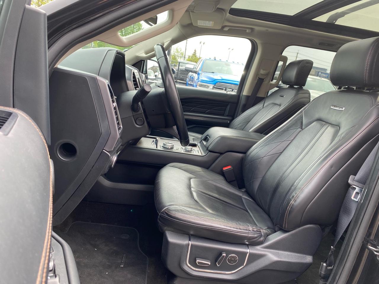 2021 Ford Expedition Platinum | 4WD | PANO ROOF | 8-Passenger Photo