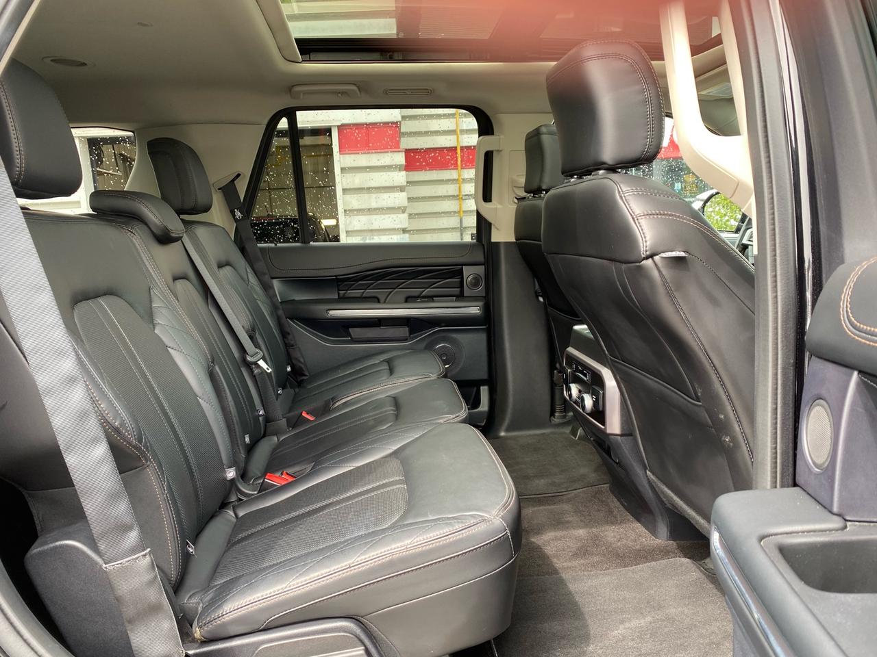 2021 Ford Expedition Platinum | 4WD | PANO ROOF | 8-Passenger Photo