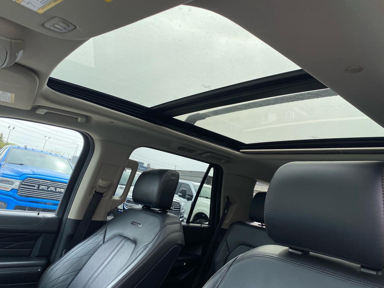 2021 Ford Expedition Platinum | 4WD | PANO ROOF | 8-Passenger Photo
