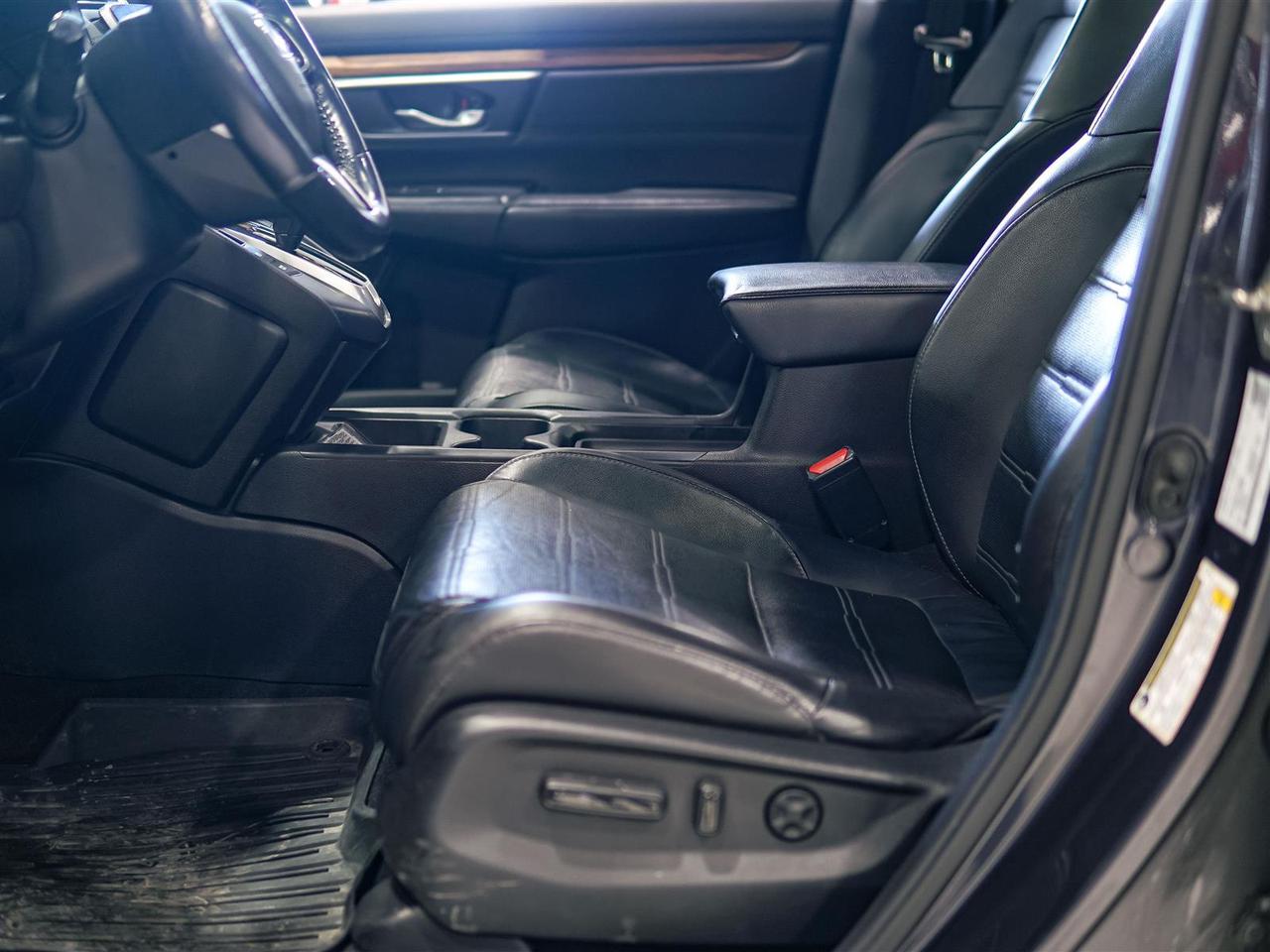 2019 Honda CR-V TOURING AWD | NO ACCIDENTS | FULL SERVICE HISTORY Photo