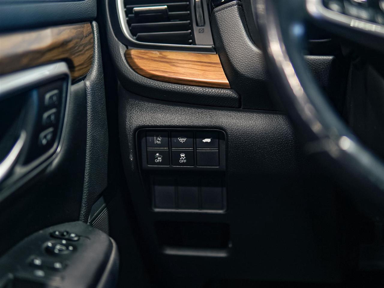 2019 Honda CR-V TOURING AWD | NO ACCIDENTS | FULL SERVICE HISTORY Photo