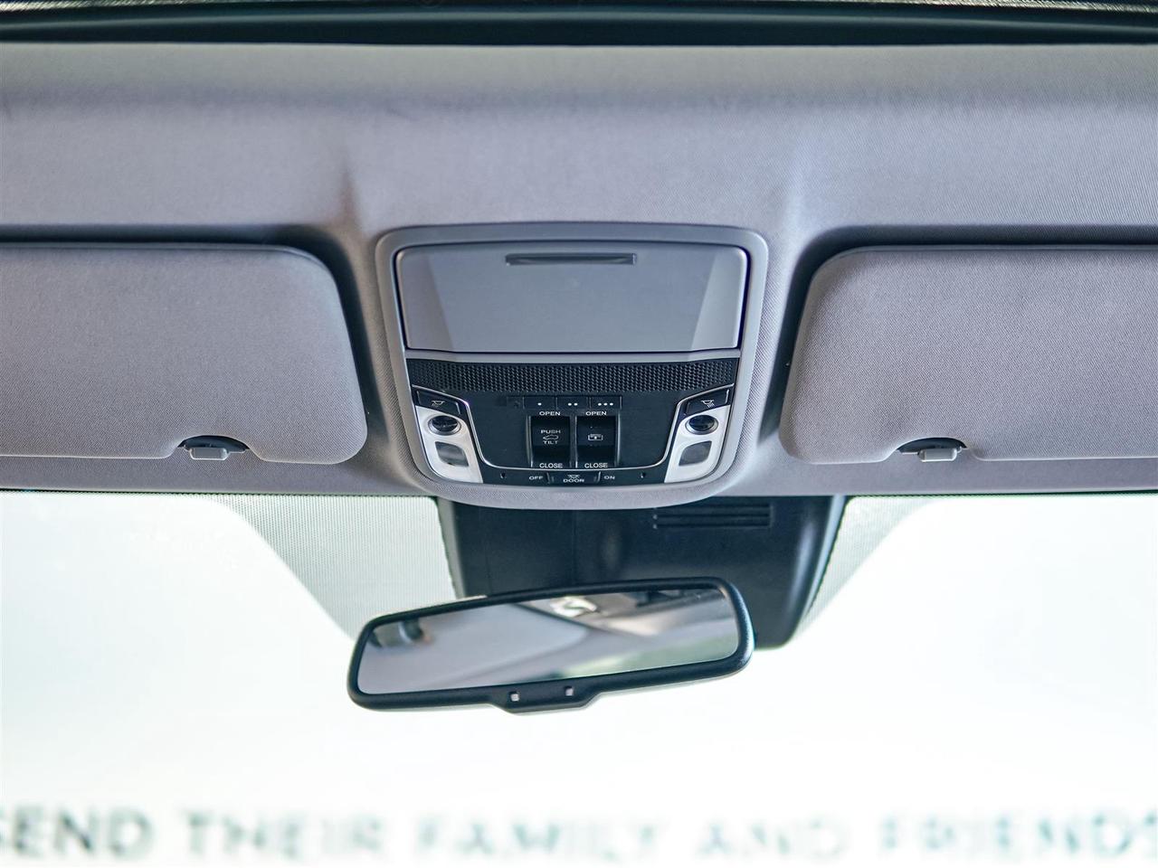 2019 Honda CR-V TOURING AWD | NO ACCIDENTS | FULL SERVICE HISTORY Photo