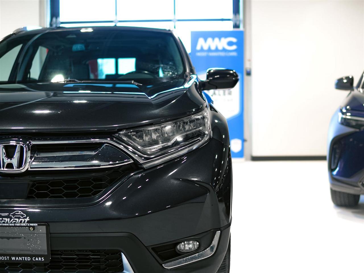 2019 Honda CR-V TOURING AWD | NO ACCIDENTS | FULL SERVICE HISTORY Photo
