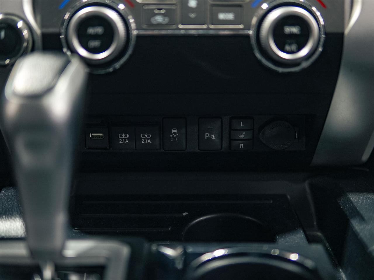 2020 Toyota Tundra CREW MAX | 4X4 | 5.7 | 8 CYL | TRD SPORT | LEATHER | ROOF Photo