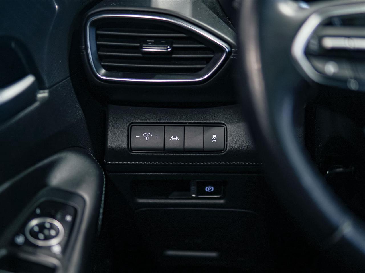 2023 Hyundai Santa Fe PREFERRED AWD | TREND PKG | LEATHER | NO ACCIDENTS Photo