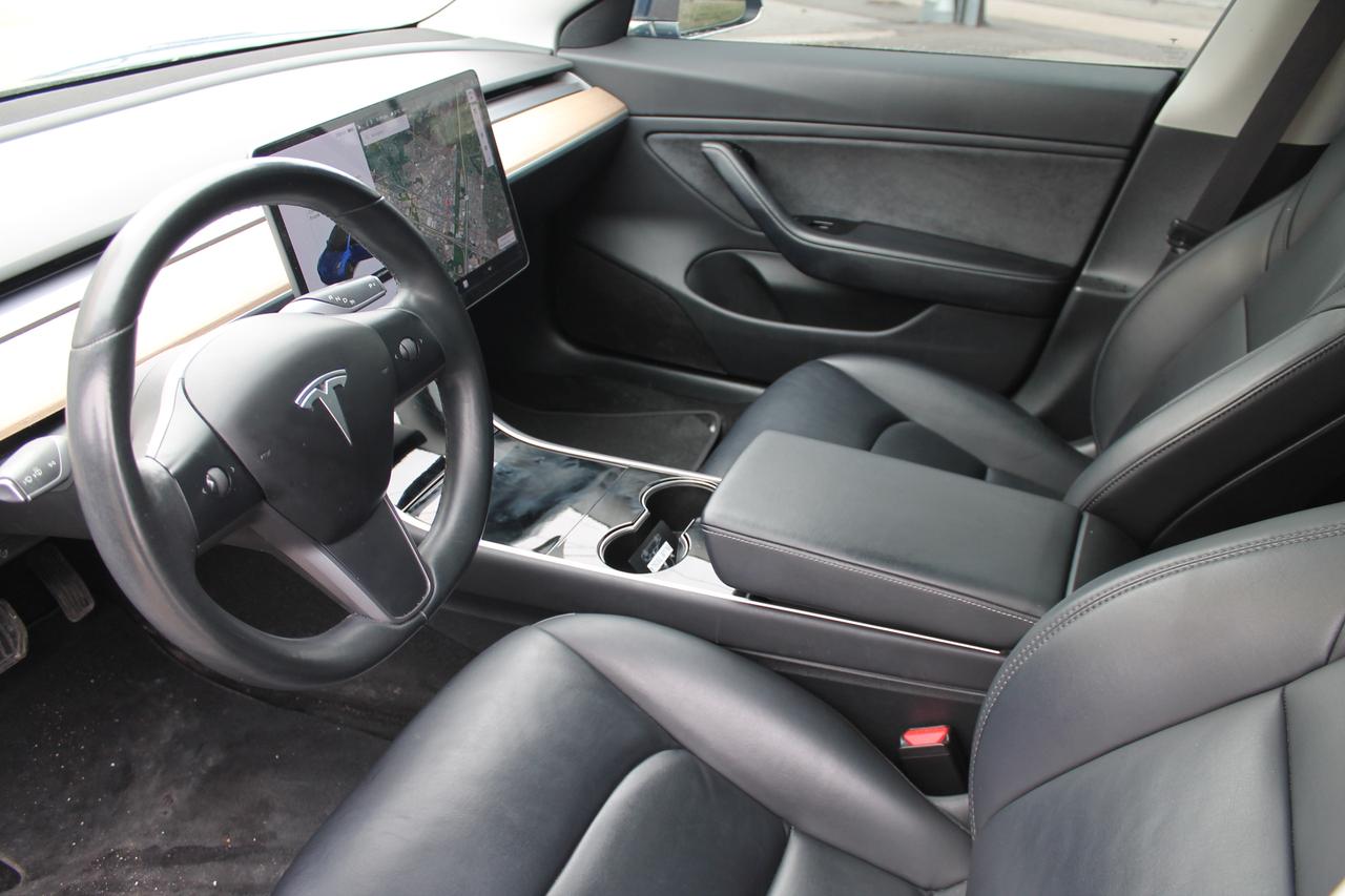 2018 Tesla Model 3 LONG RANGE Photo