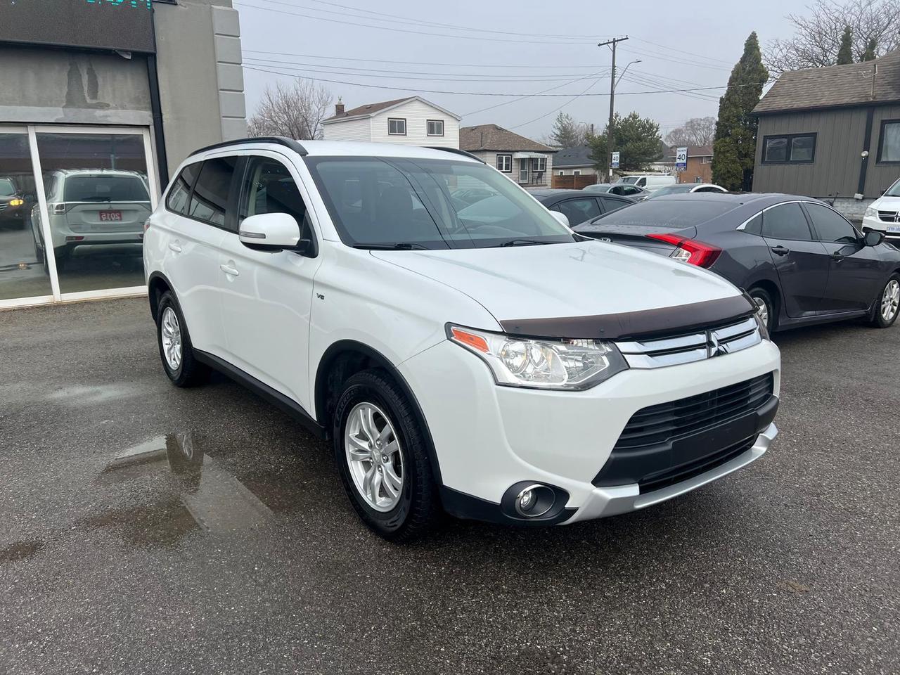 2015 Mitsubishi Outlander SE Photo