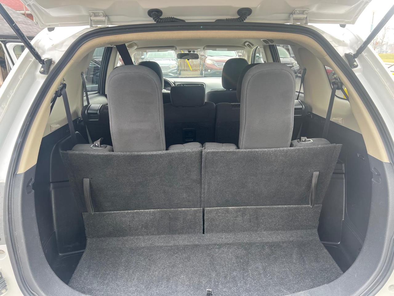 2015 Mitsubishi Outlander SE Photo