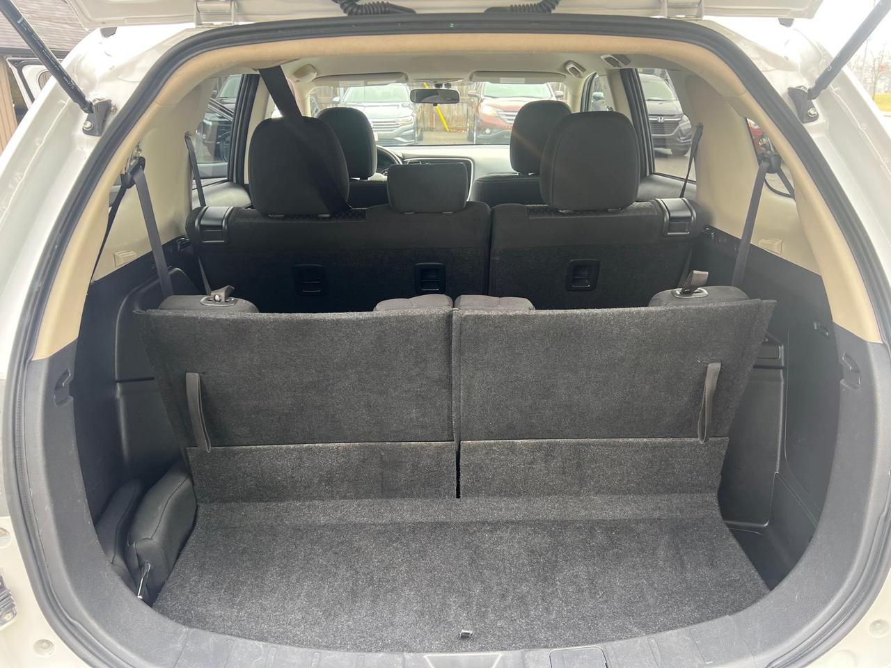 2015 Mitsubishi Outlander SE Photo