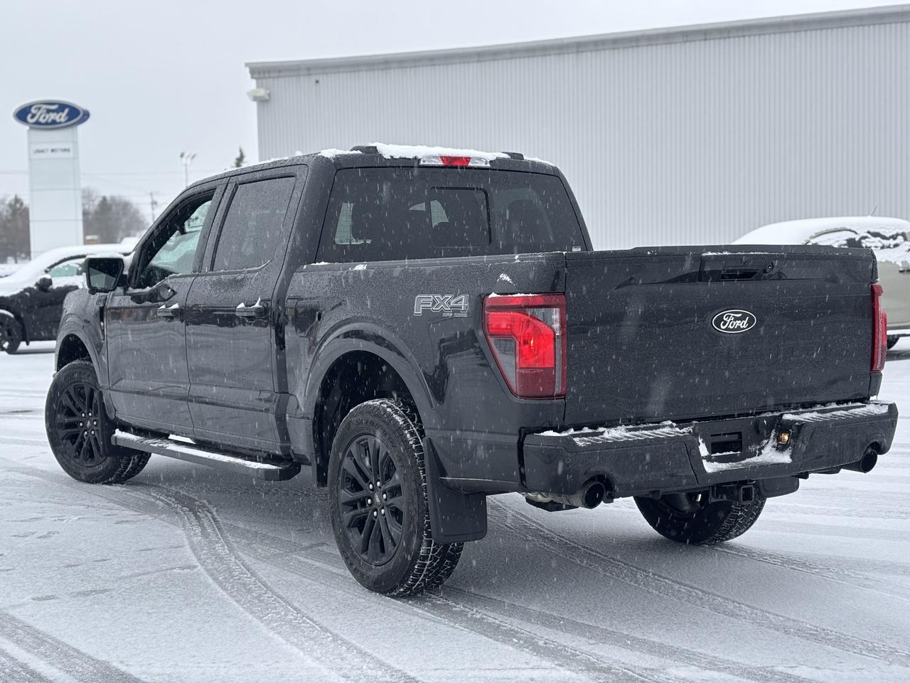 2026 Ford F-150 XLT Photo2
