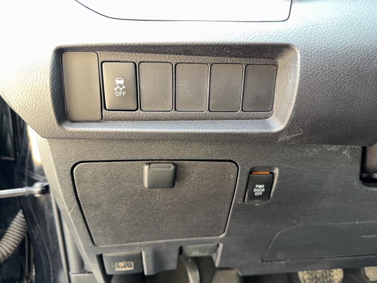 2020 Toyota Sienna SE AWD Photo