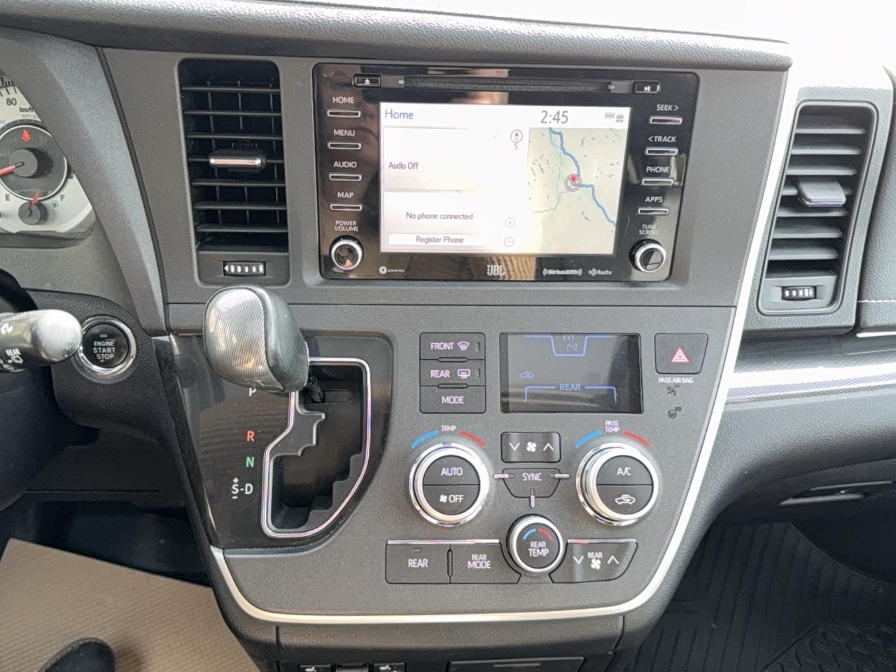 2020 Toyota Sienna SE AWD Photo