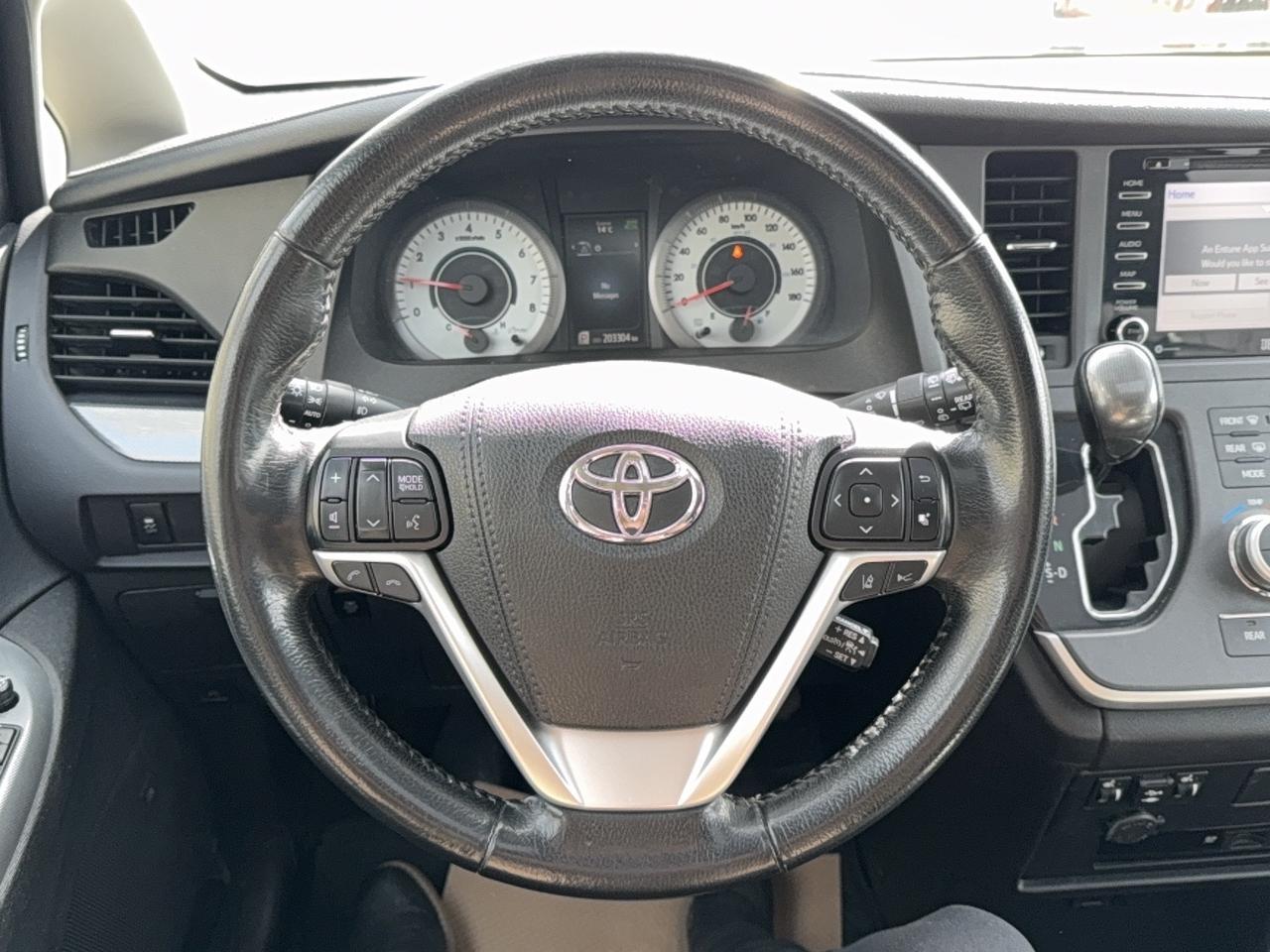 2020 Toyota Sienna SE AWD Photo