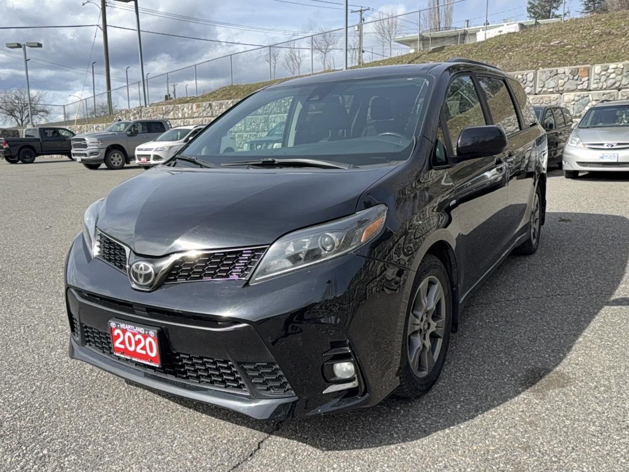 2020 Toyota Sienna SE AWD Photo
