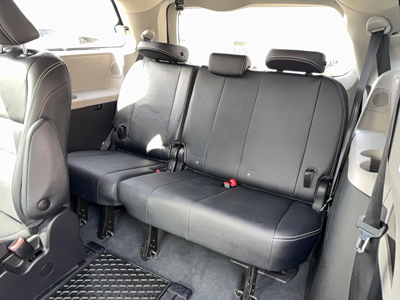 2020 Toyota Sienna SE AWD Photo