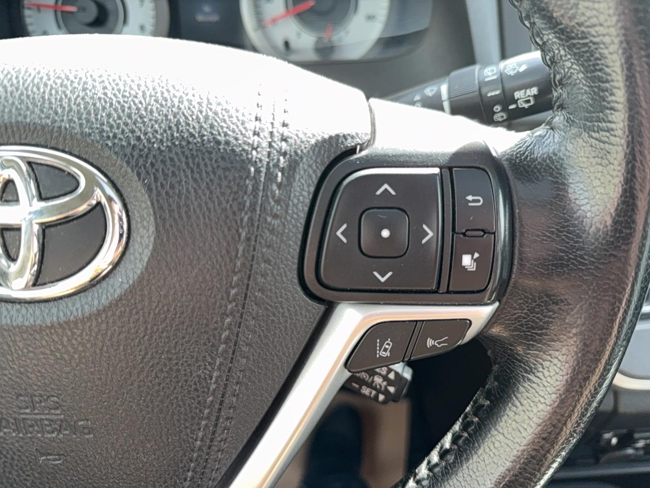 2020 Toyota Sienna SE AWD Photo