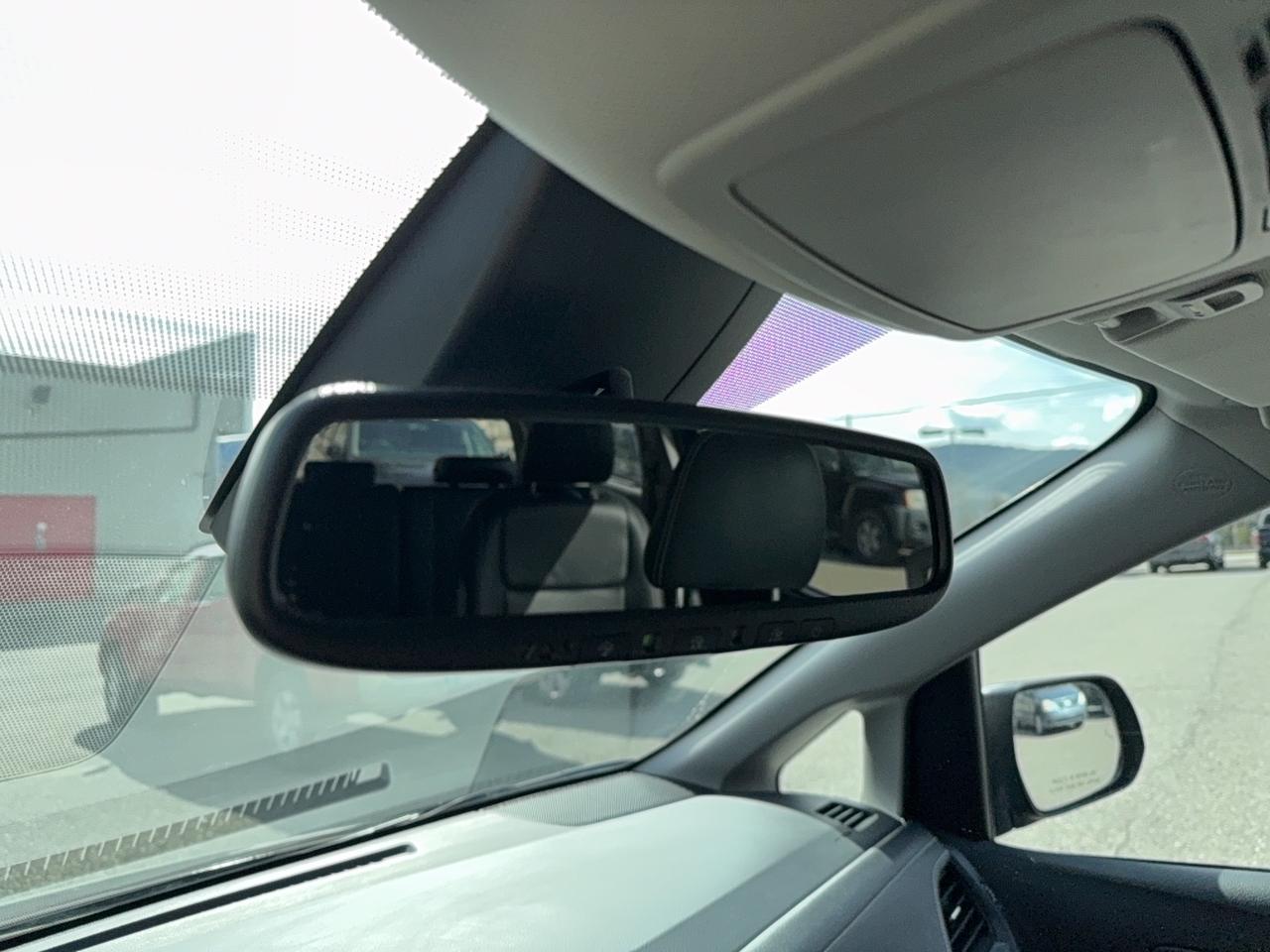 2020 Toyota Sienna SE AWD Photo
