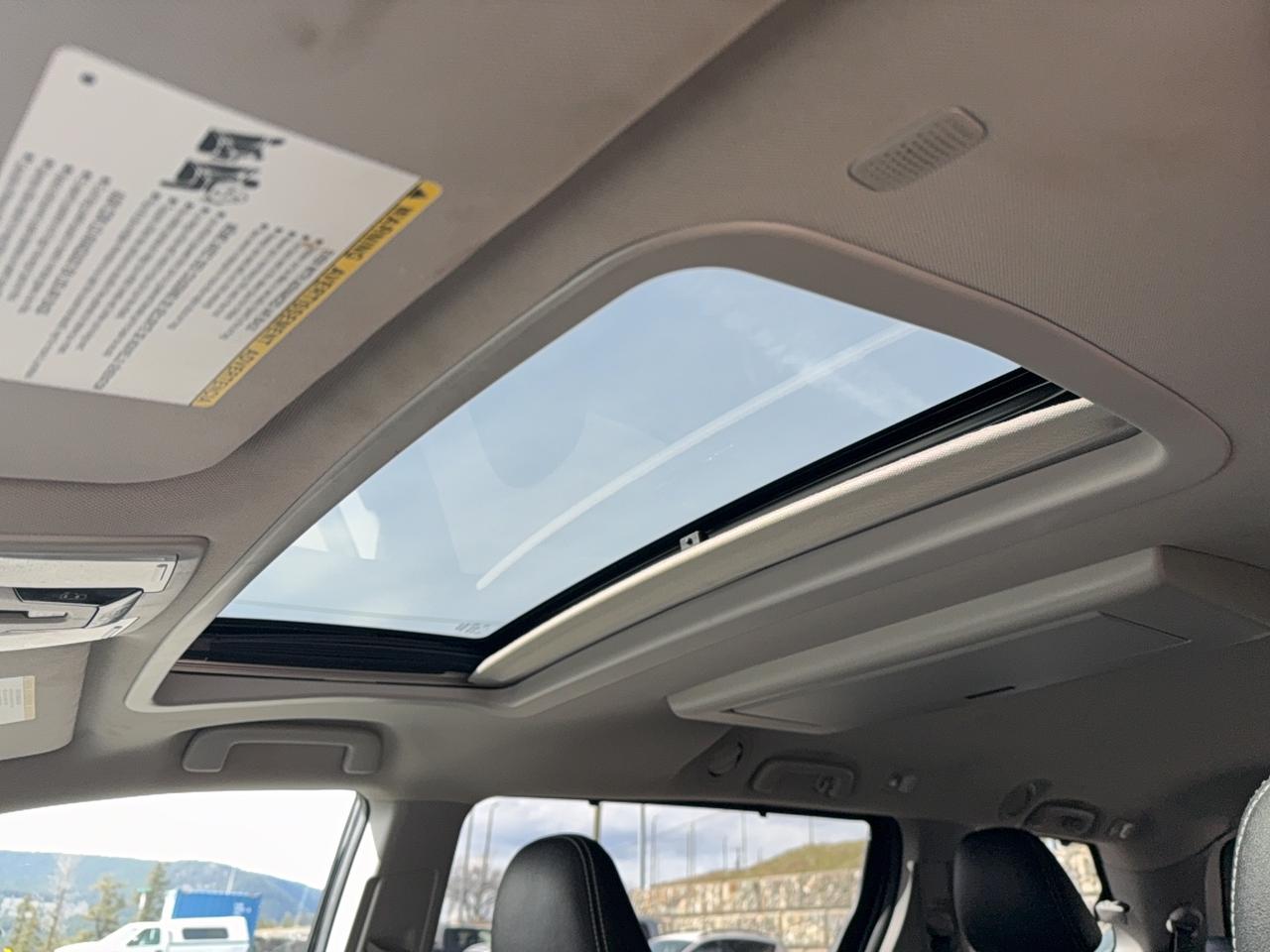 2020 Toyota Sienna SE AWD Photo
