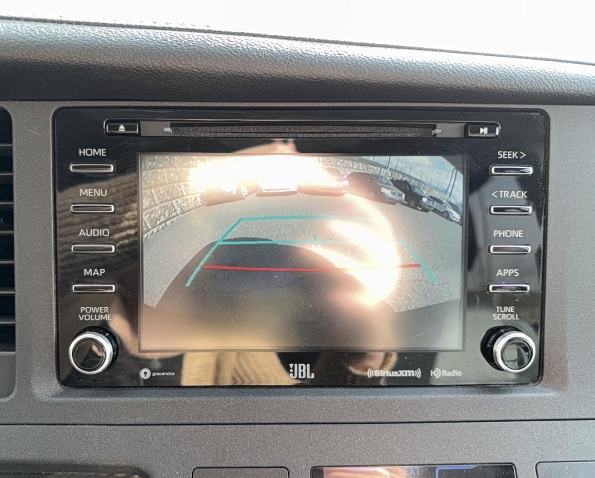 2020 Toyota Sienna SE AWD Photo