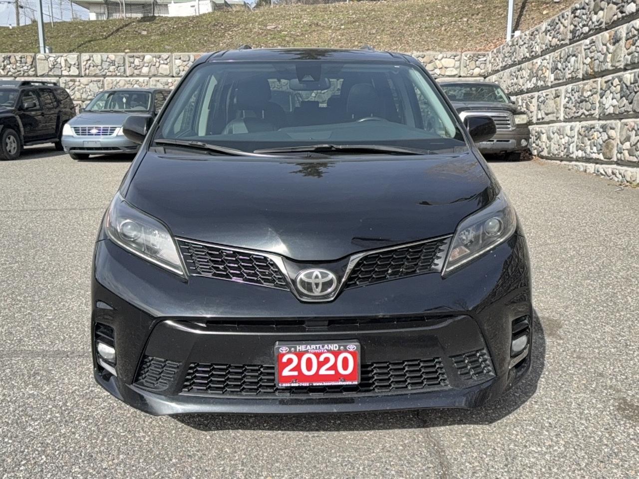 2020 Toyota Sienna SE AWD Photo