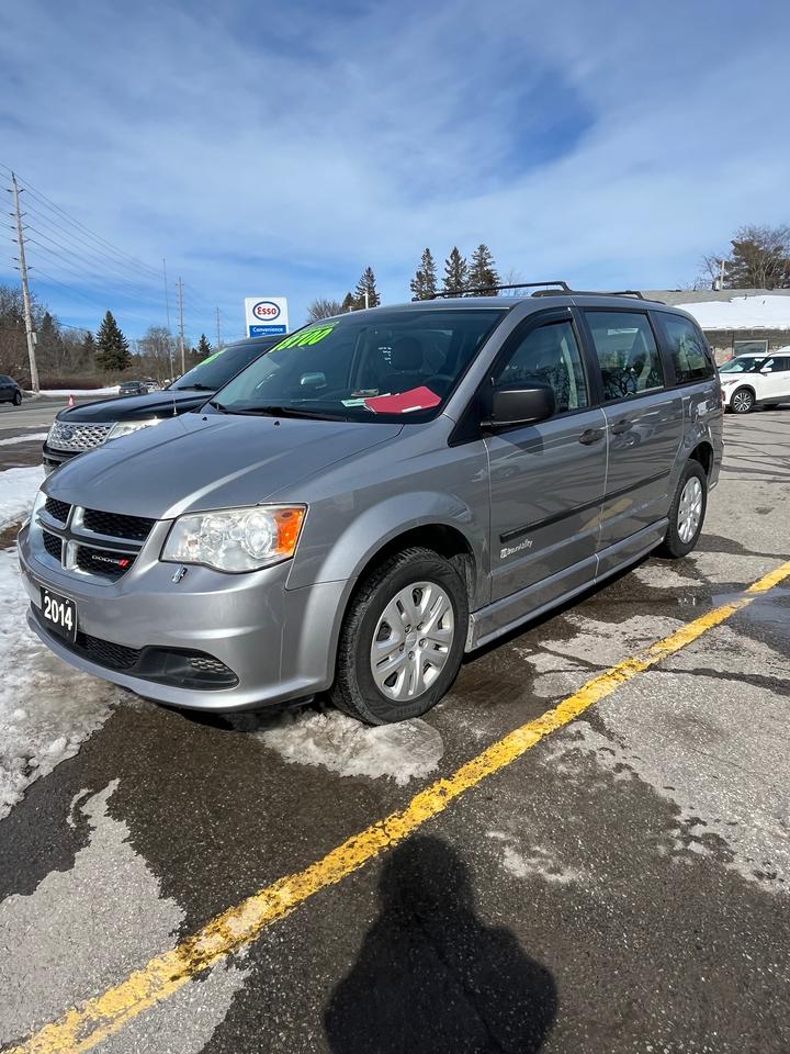 2014 Dodge Grand Caravan SE Photo