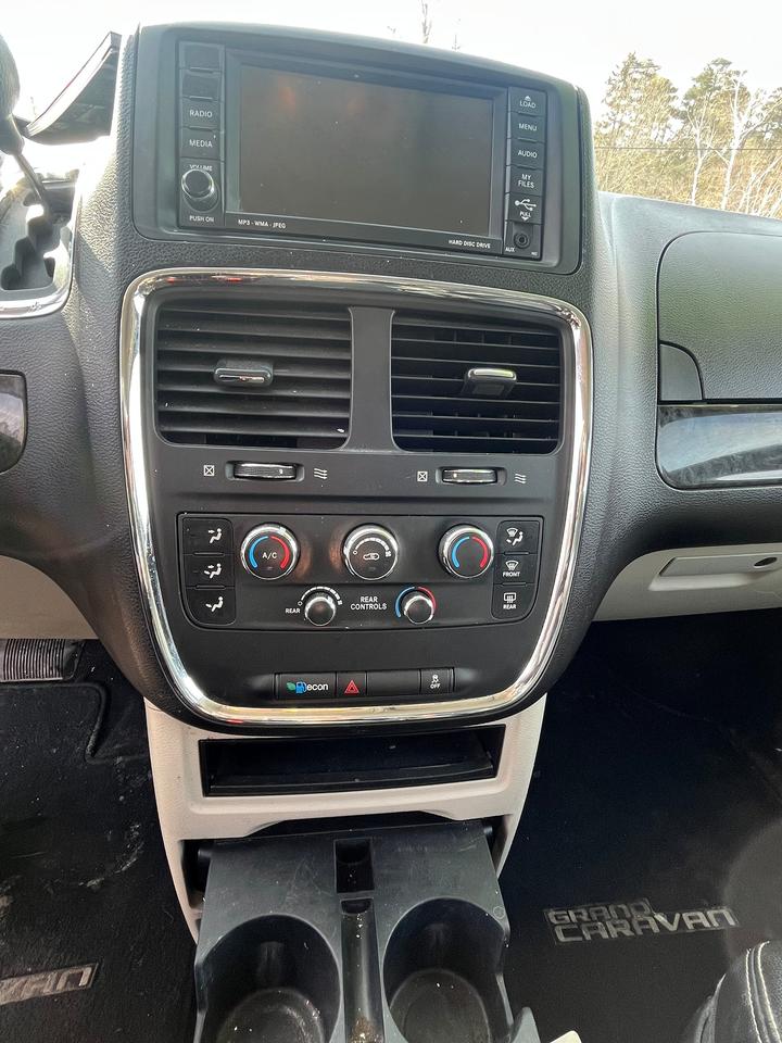 2014 Dodge Grand Caravan SE Photo