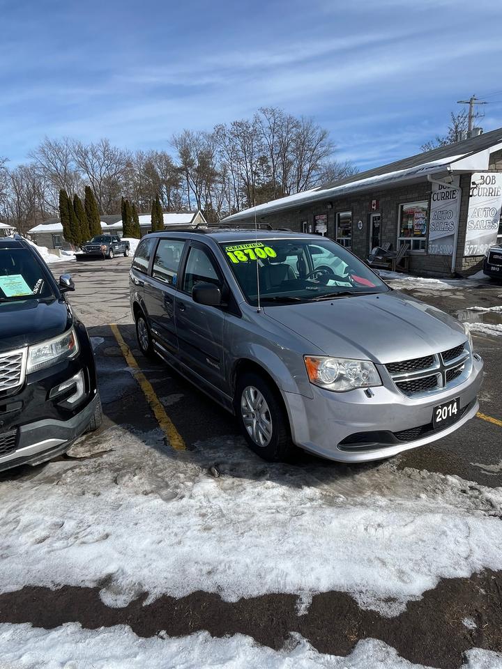 2014 Dodge Grand Caravan SE Photo3