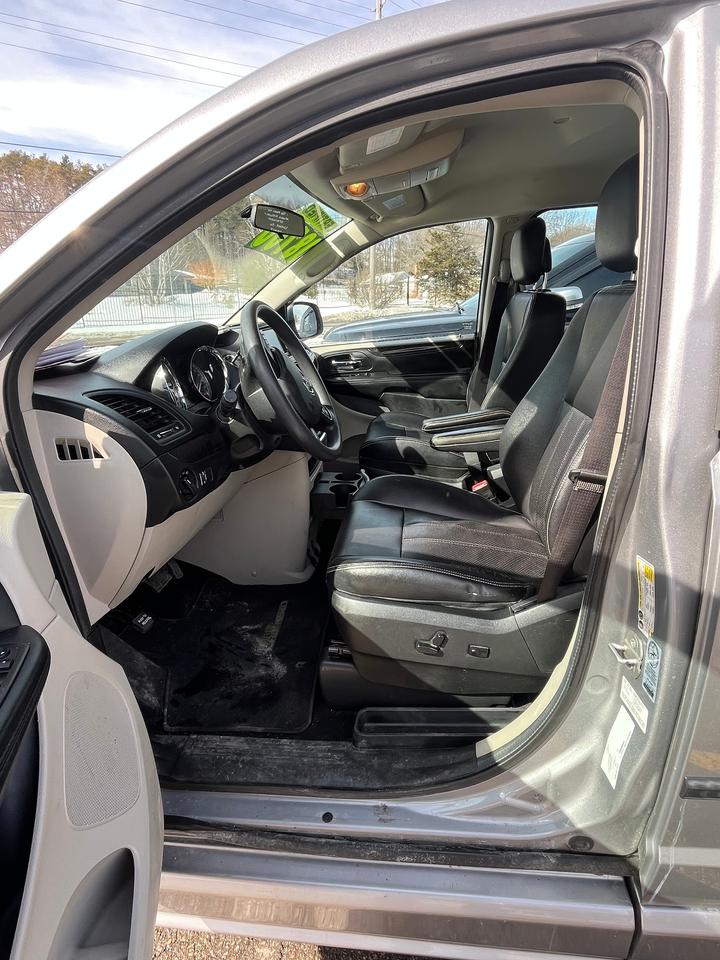 2014 Dodge Grand Caravan SE Photo