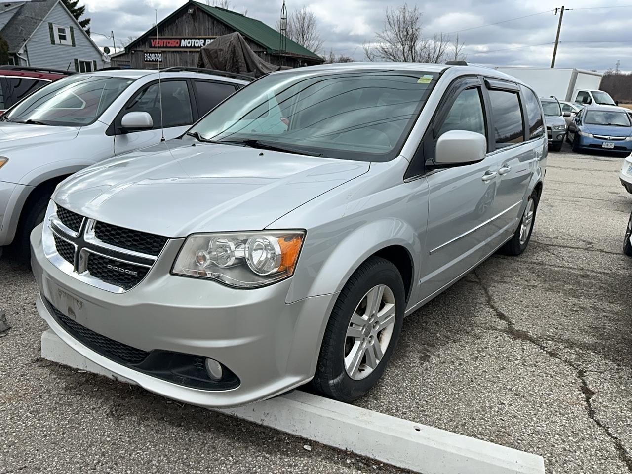 2011 Dodge Grand Caravan Crew - Photo #1