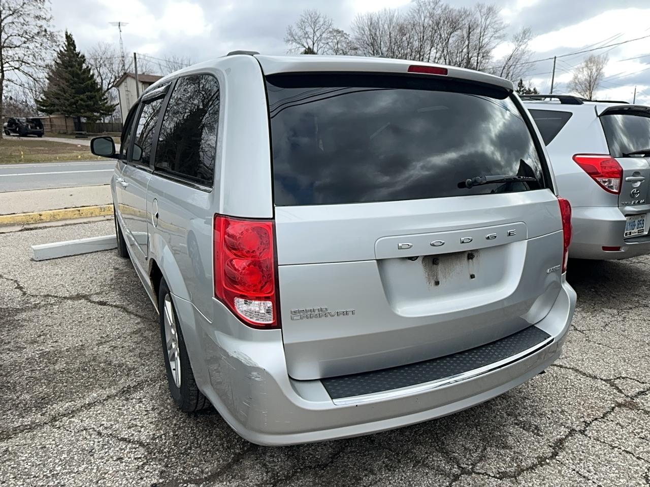 2011 Dodge Grand Caravan Crew Photo