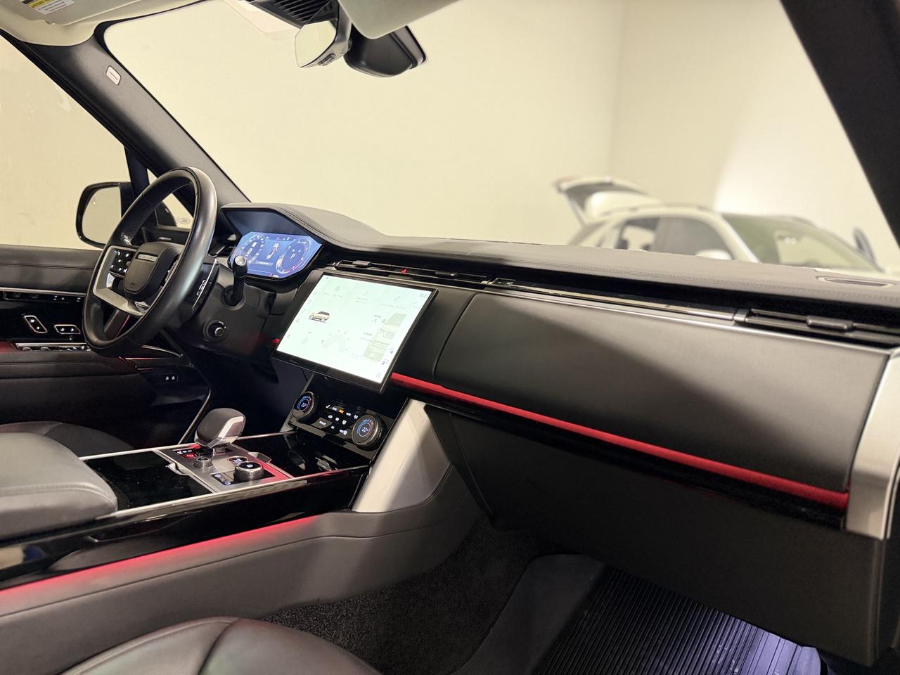 2023 Land Rover Range Rover SE Photo