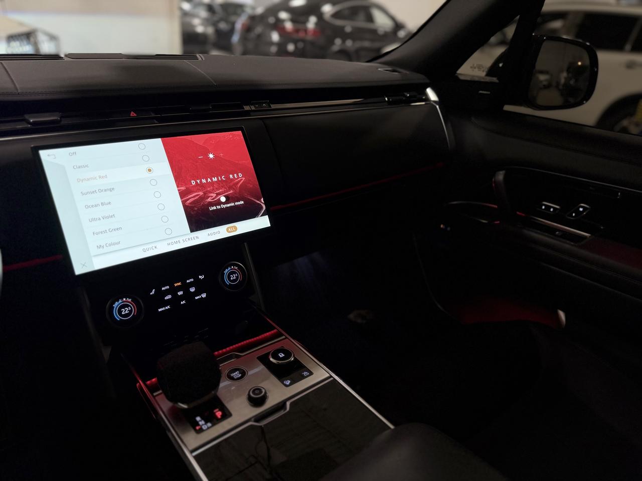 2023 Land Rover Range Rover SE Photo