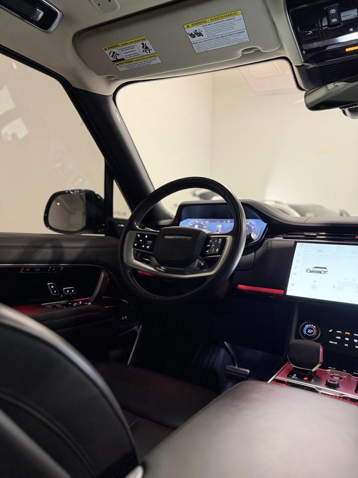 2023 Land Rover Range Rover SE Photo