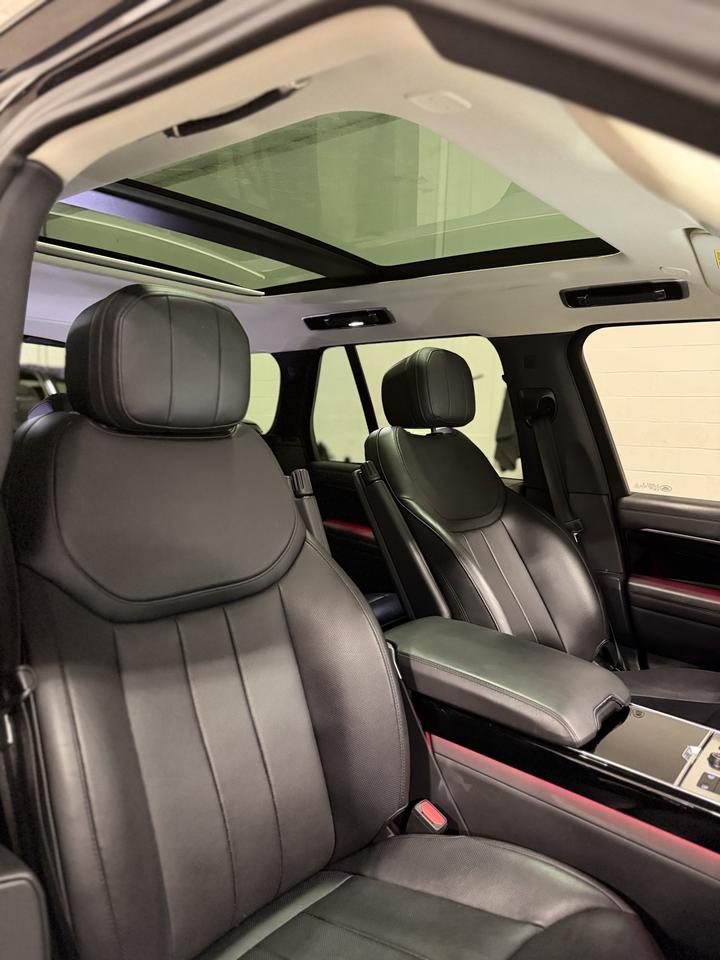 2023 Land Rover Range Rover SE Photo