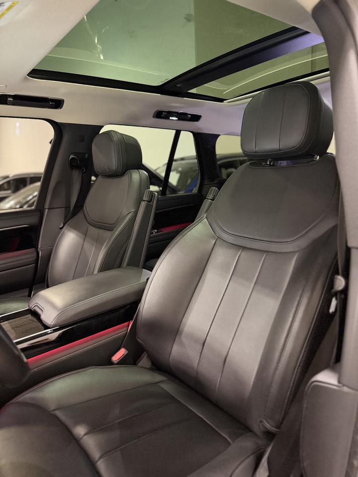 2023 Land Rover Range Rover SE Photo