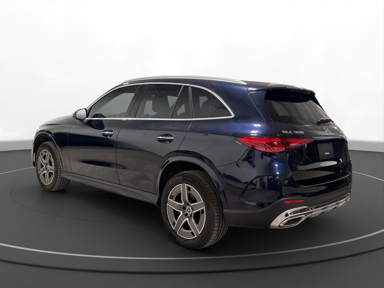 2023 Mercedes-Benz GLC-Class GLC 300 | AMG PKG Photo4