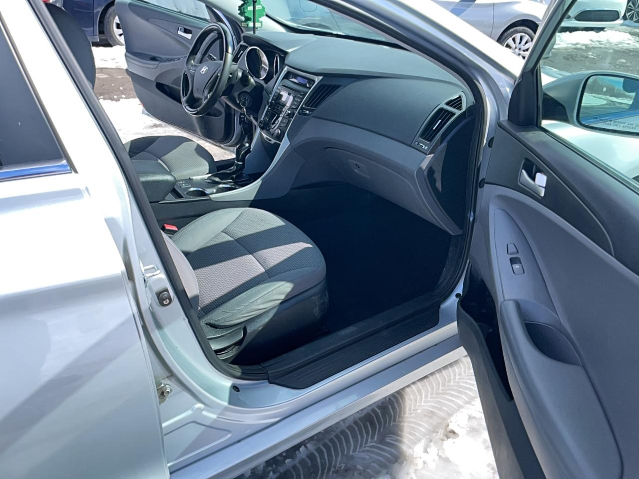 2012 Hyundai Sonata GLS Photo