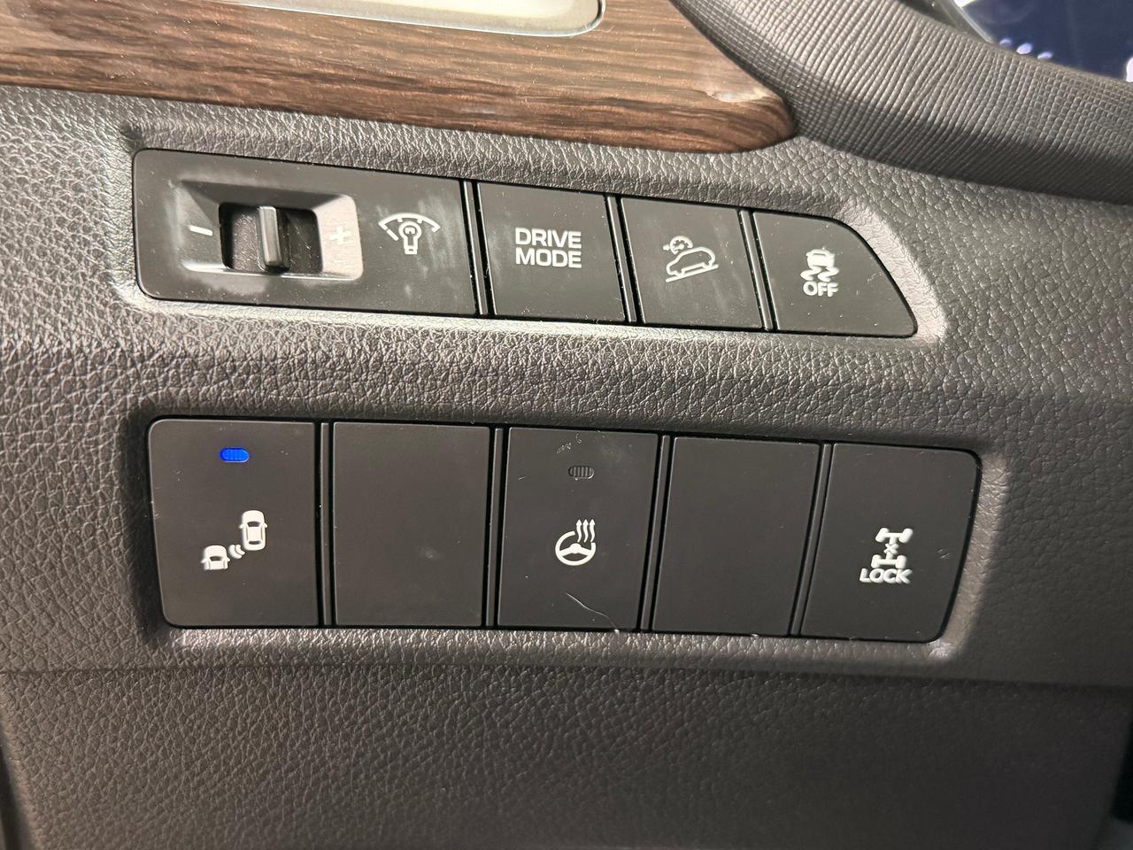 2017 Hyundai Santa Fe Sport Limited+2.0T AWD+Pano Roof+BSM+Cooled Seats+GPS Photo6