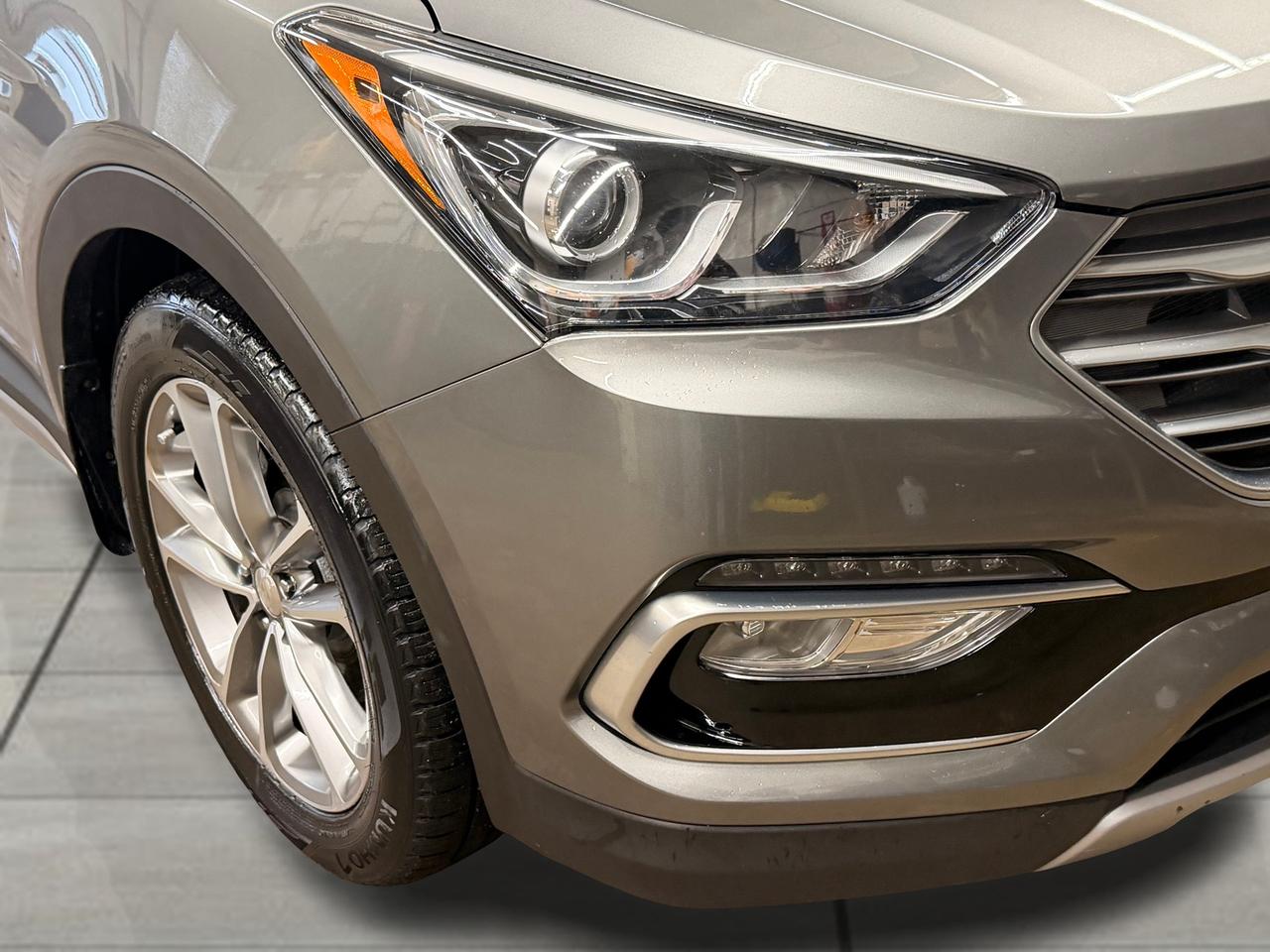 2017 Hyundai Santa Fe Sport Limited+2.0T AWD+Pano Roof+BSM+Cooled Seats+GPS Photo