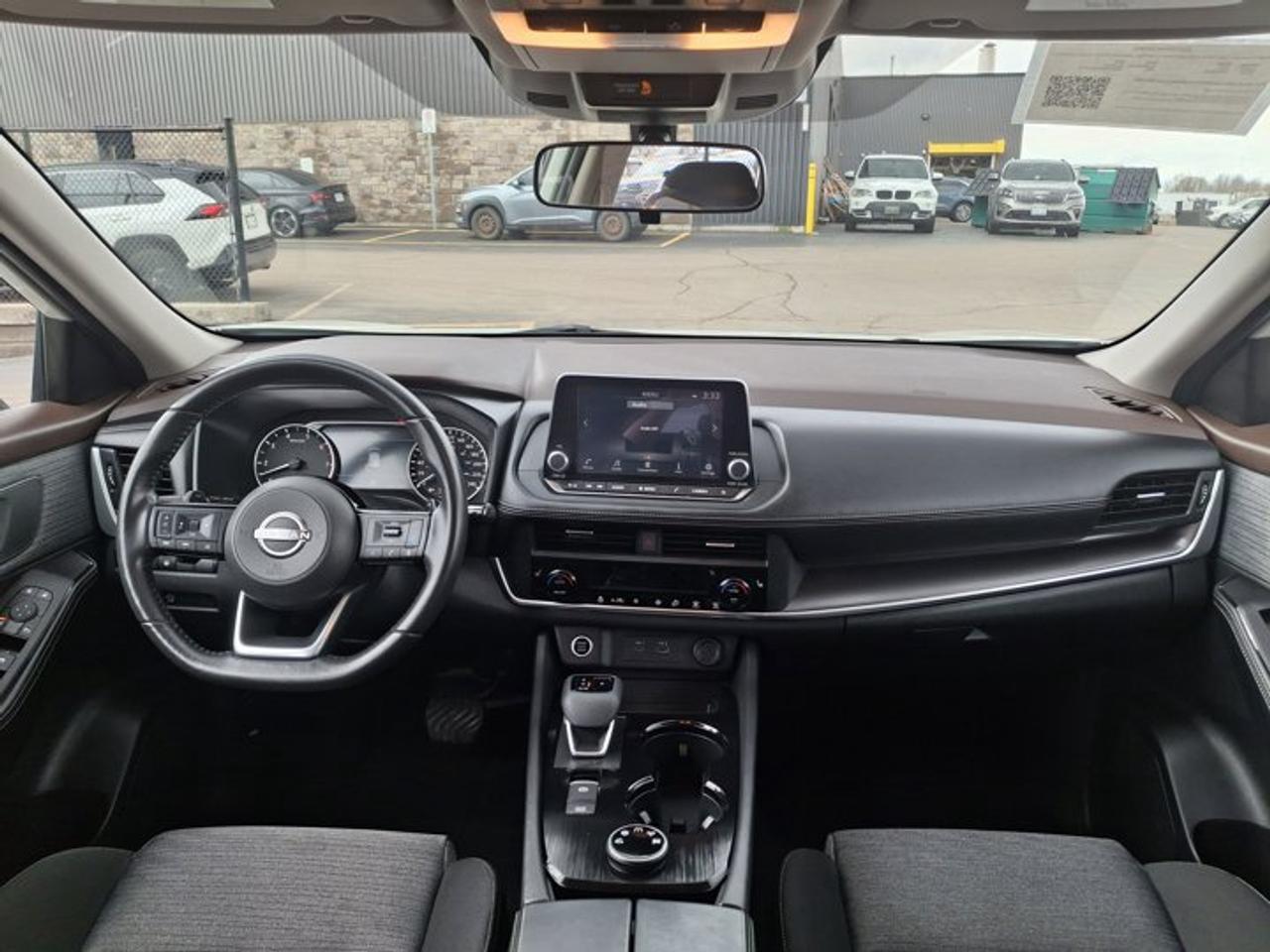 2023 Nissan Rogue SV AWD | Sunroof | 360 Camera | Remote Start | CarPlay + Android | Power Seats | and More ! Photo